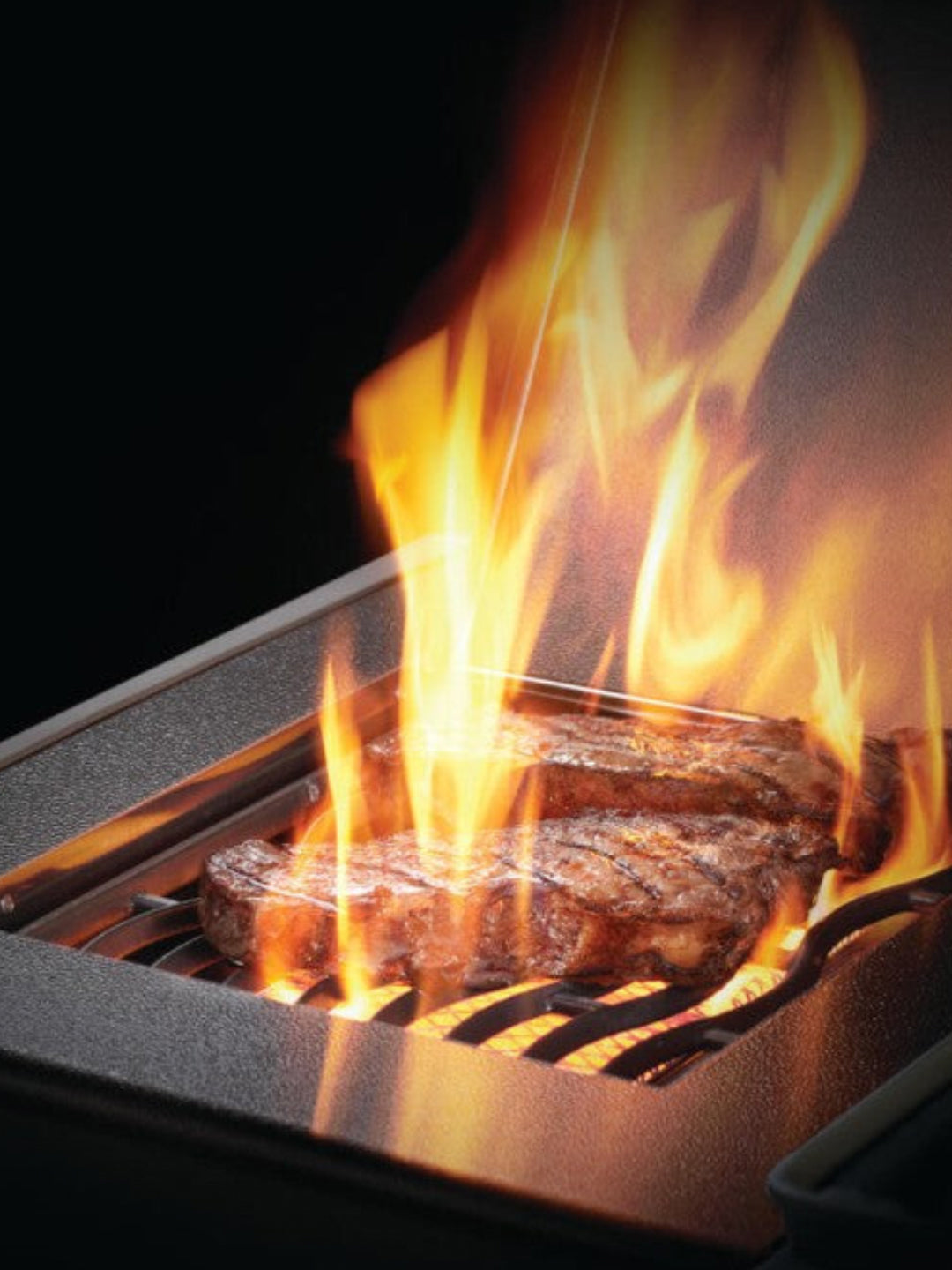 Napoleon Rogue® XT 525 – Premium Stainless Steel Gas Grill